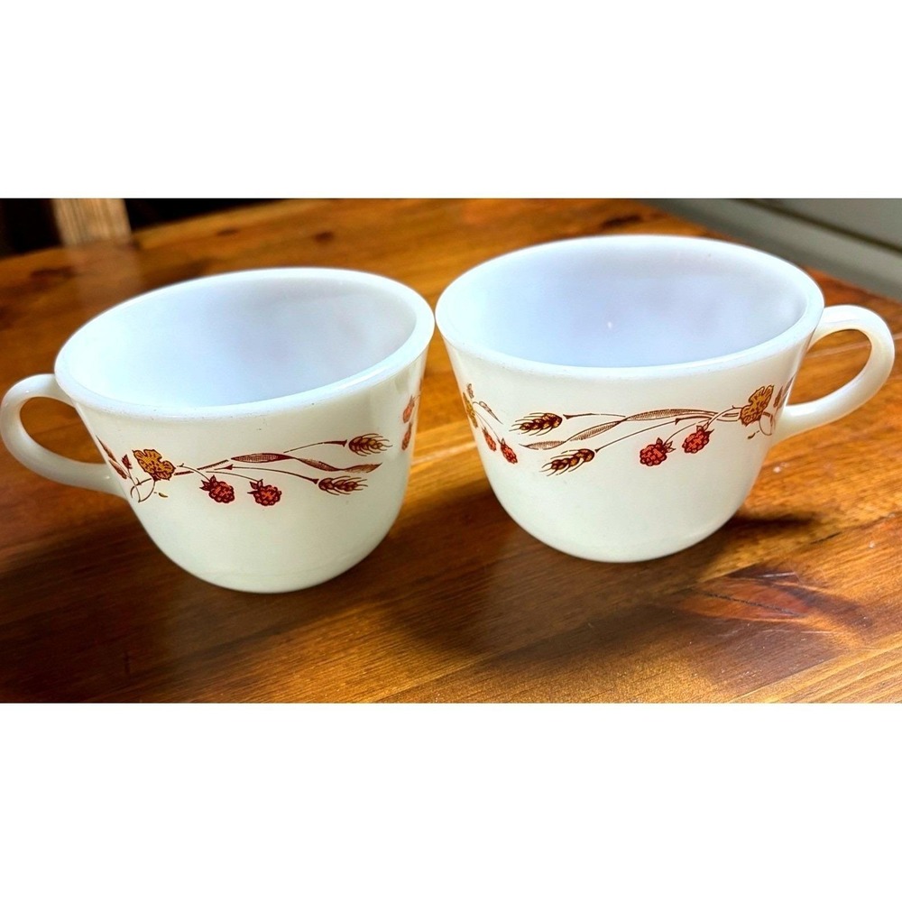 Vintage Pyrex Autumn Harvest Milk Glass Coffee Mugs Set of 2 Wheat Berry White‎